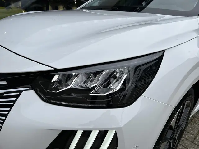 Peugeot 208 1.2 Turbo 100 PK Allure 2025 Benzine 41