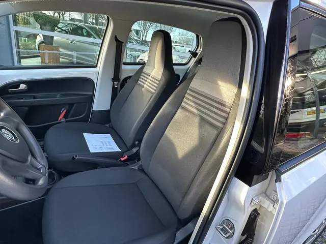 Volkswagen up! 1.0 BMT move up! 2018 Benzine 11