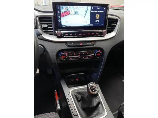 Kia Ceed 1.0 T-GDi DynamicLine 2022 Benzine 26