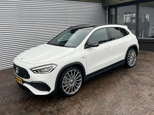 Mercedes-Benz GLA AMG 35 4MATIC 2021 Benzine 4