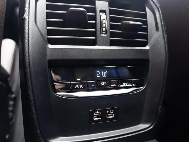 BMW 3 Serie Touring 320e 2024 Hybride Benzine 29