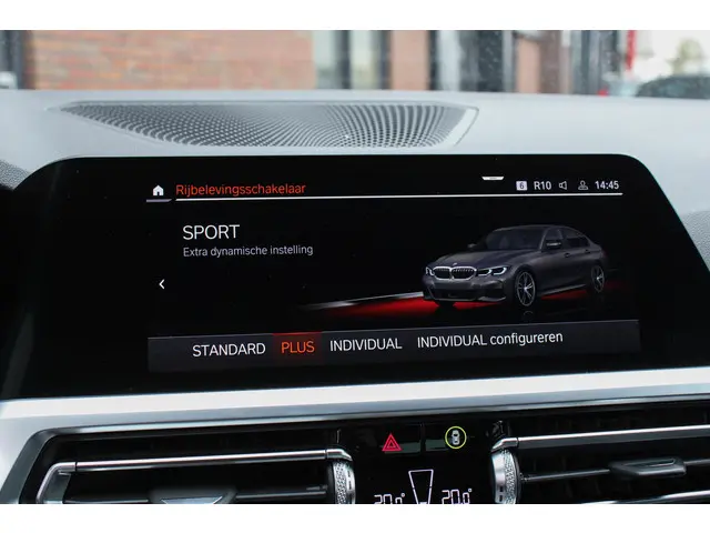 BMW 3 Serie 330i High Executive Edition 2019 Benzine 22