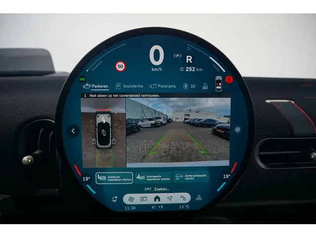 MINI 5-Deurs Cooper 2025 Benzine 24