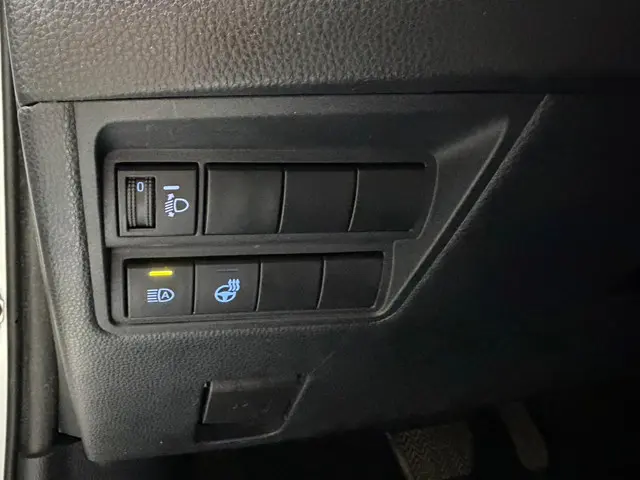 Toyota Yaris 1.5 Hybrid Dynamic 2021 Hybride Benzine 14