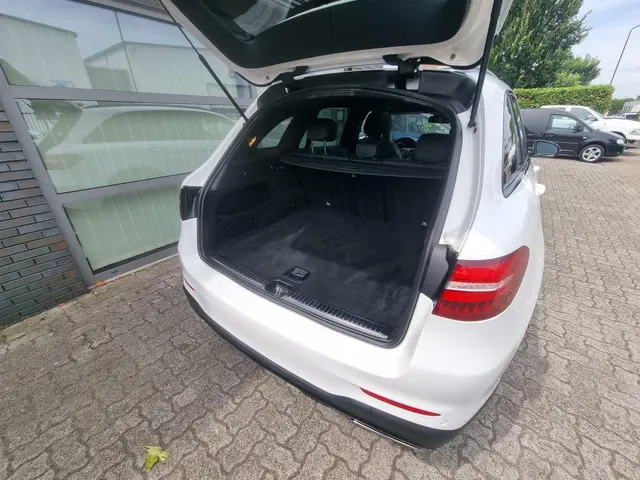 Mercedes-Benz GLC 250 4MATIC Prestige 2017 Benzine 9