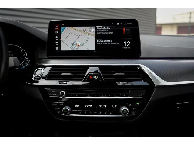 BMW 5 Serie 530e High Executive 2022 Hybride Benzine 57
