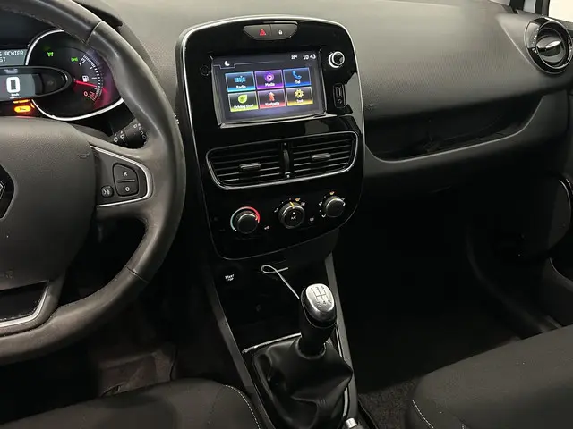 Renault Clio Estate 0.9 TCe 90 Limited 2018 Benzine 10