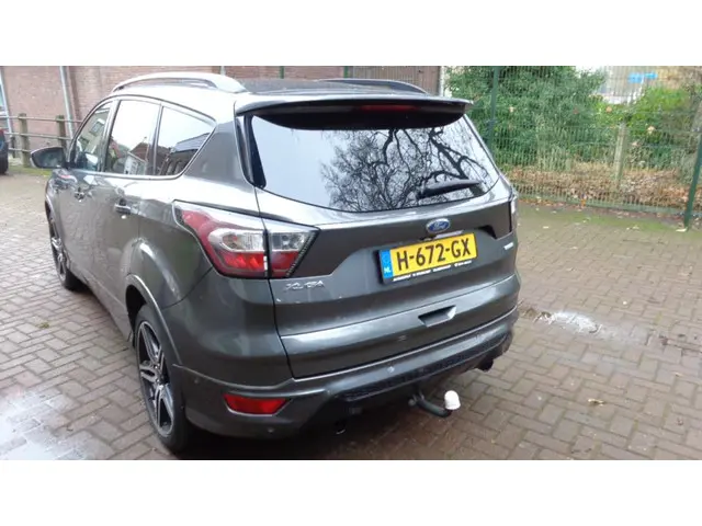 Ford Kuga 1.5 EcoBoost Vignale 2016 Benzine 3