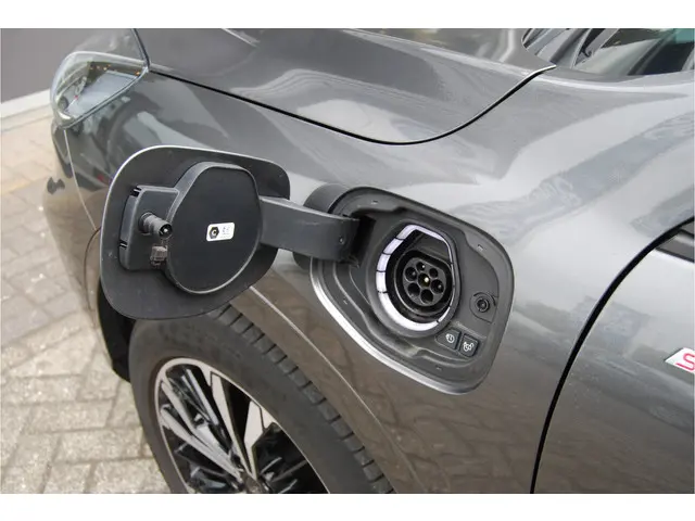 Ford Kuga 2.5 PHEV ST-Line X 225PK 2022 Hybride Benzine 11