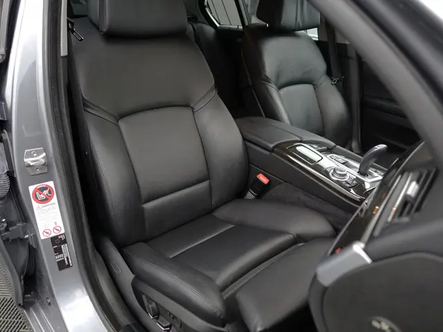 BMW 5 Serie 528i High Executive+ Aut- 2012 Benzine 26