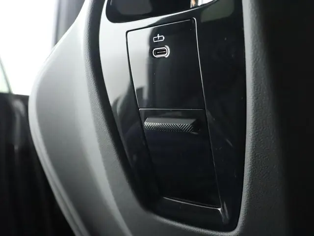 BMW iX xDrive40 2025 Elektrisch 75