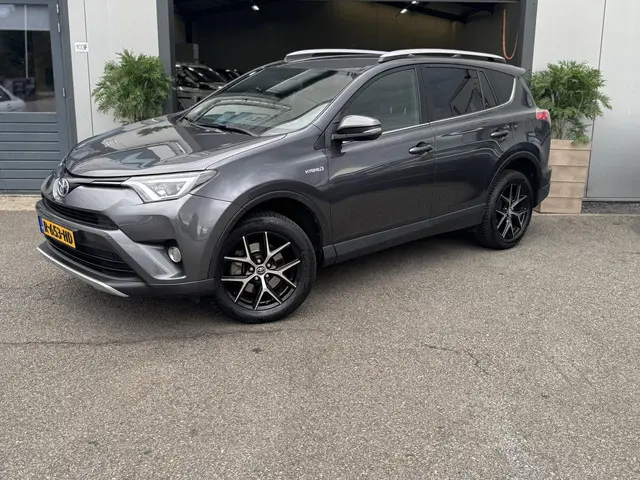 Toyota RAV4 2