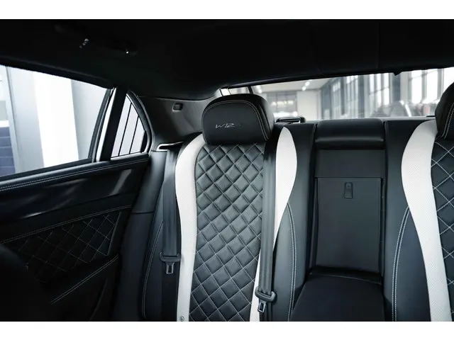 Bentley Flying Spur 6.0 W12 S 2017 Benzine 57