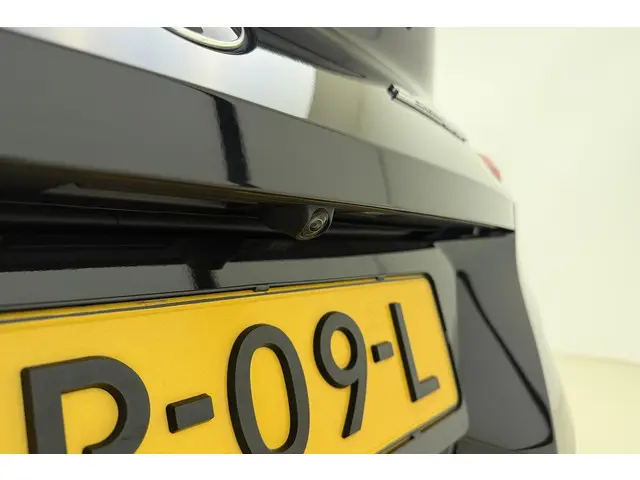 BMW Z4 Roadster sDrive20i High Executive 2024 Benzine 7