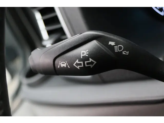 Ford Transit Custom 300 2.0 TDCI L2H1 DC 2020 Diesel 38