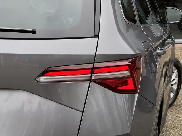 Škoda Karoq 1.5 TSI DSG ACT Ambition 2024 Benzine 25
