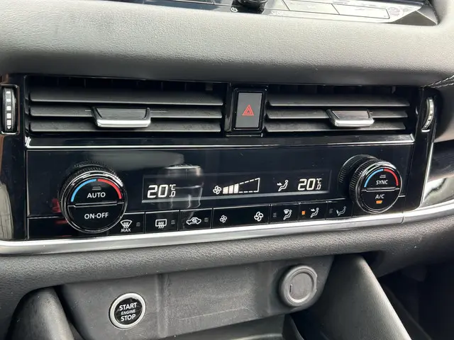 Nissan QASHQAI 1.3 MHEV N-Connecta 2023 Benzine 28