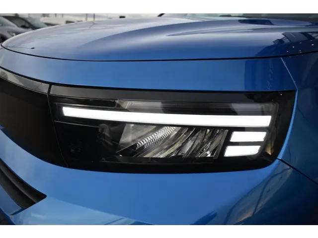 Opel Frontera 1.2 Turbo Hybrid GS 2025 Hybride Benzine 8