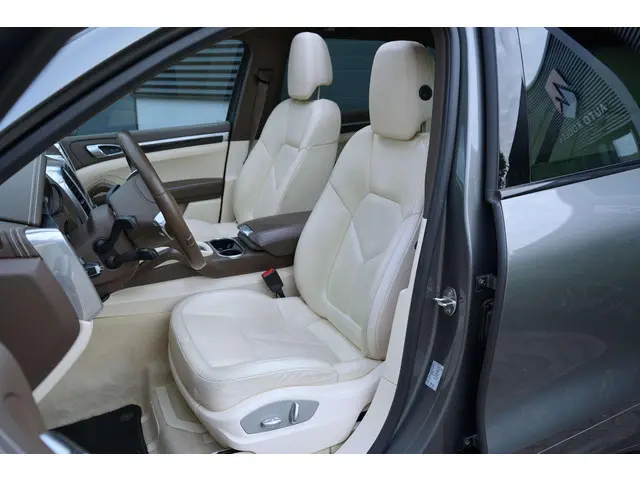 Porsche Cayenne 4.8 S 2014 Benzine 24