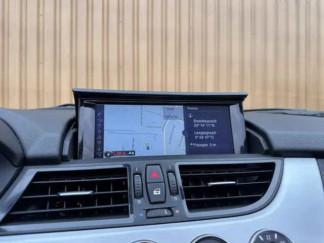 BMW Z4 Roadster sDrive18i Executive 2015 Benzine 18