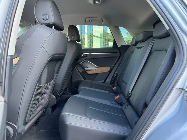 Audi Q3 35 TFSI * Leder * 360 Camera * Keyless 2020 Benzine 44