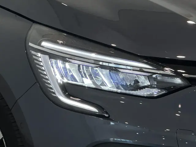 Renault Clio 1.3 TCe 130 EDC R.S. Line 2021 Benzine 25