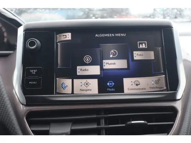 Peugeot 2008 1.2 VTi Allure 2013 Benzine 22