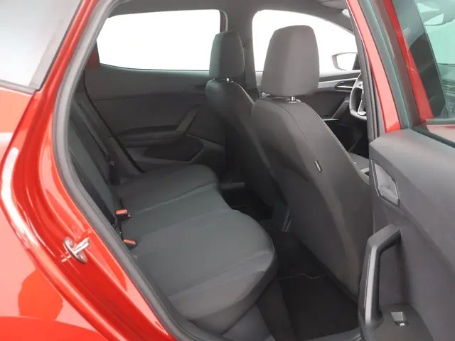 SEAT Ibiza 1.0 TSI 95PK FR Business Intense 2020 Benzine 27