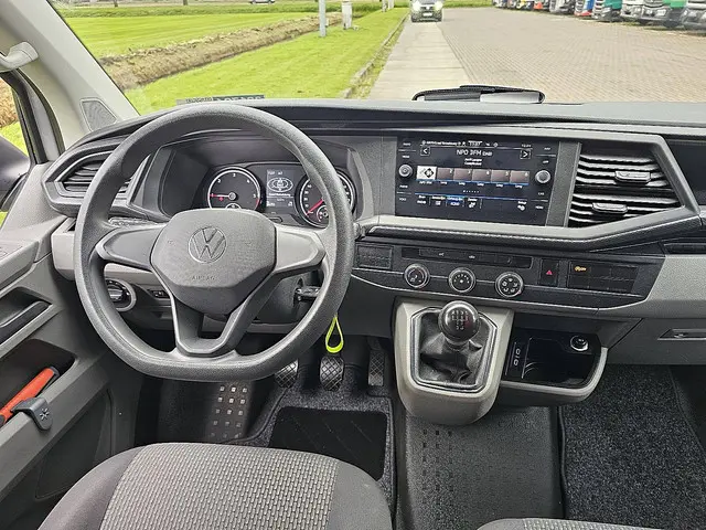 Volkswagen Transporter 2.0 TDI 2022 Diesel 8