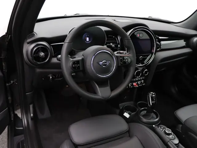 MINI 3-Deurs Cooper 2024 Benzine 11