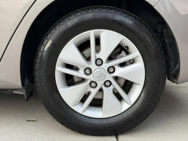 Toyota Auris 1.8 Hybrid Aspiration 2013 Hybride Benzine 19