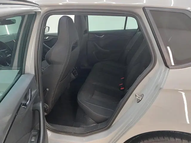 Škoda Kamiq 1.0 TSI SPORT BUSINESS 2021 Benzine 7