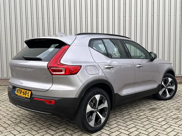 Volvo XC40 2.0 B4 Plus Dark 2025 Benzine 2