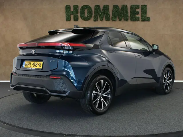 Toyota C-HR 2