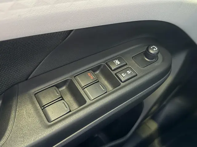 Suzuki Swift 1.2 Select Smart Hybrid 2024 Benzine 30