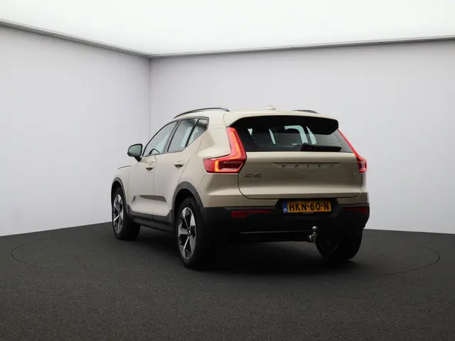 Volvo XC40 2.0 B4 Plus Dark 2025 Benzine 28