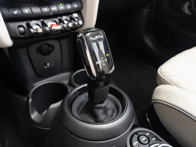 MINI Cooper Cabrio Aut. 2022 Benzine 29