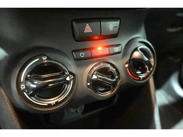 Peugeot 208 1.2 PureTech Style 2015 Benzine 17