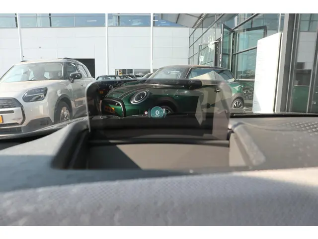 MINI 5-Deurs Cooper C 2025 Benzine 14