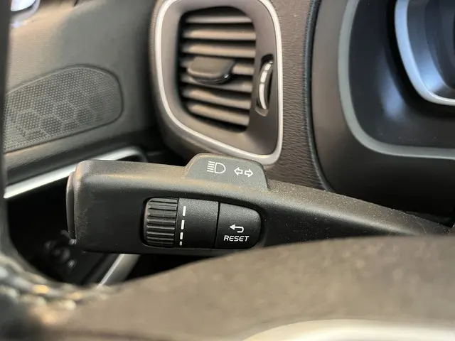 Volvo V40 T3 Polar+ Sport Automaat 2019 Benzine 24