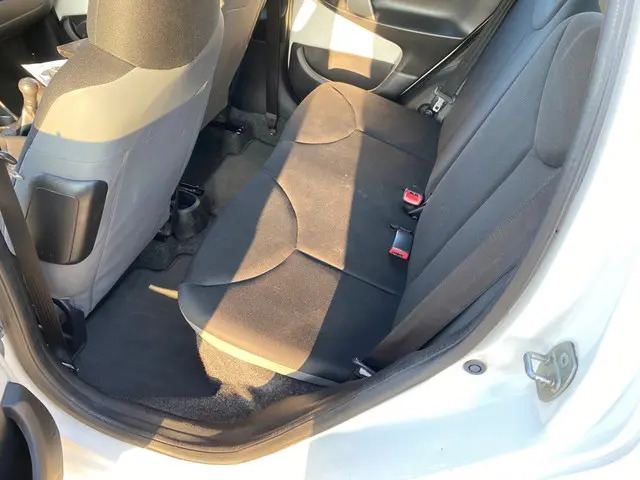 Toyota Aygo 1.0 VVT-i Now 2014 Benzine 12