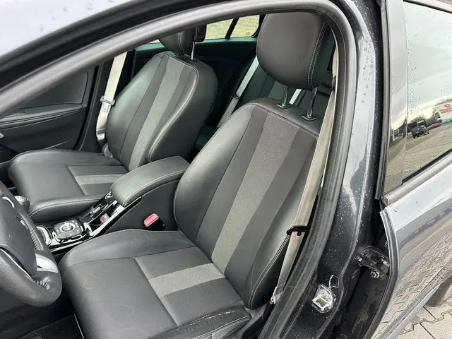 Renault Mégane Estate 1.4 TCe Bose 2012 Benzine 12