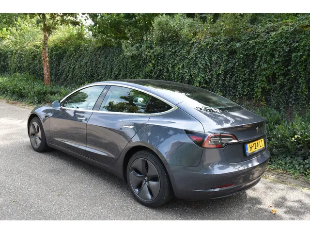 Tesla Model 3 Standard RWD Plus 60 kWh 2020 Elektrisch 4