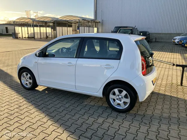 Volkswagen up! 1.0 move up! BlueMotion 2015 Benzine 2