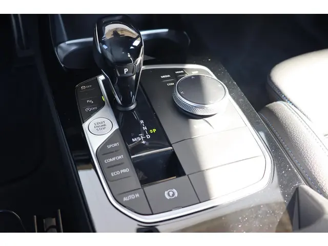 BMW 1 Serie 118i Business Edition 2022 Benzine 24