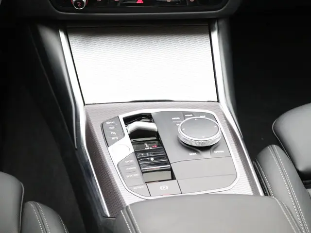 BMW 3 Serie Touring 330e 2024 Hybride Benzine 34