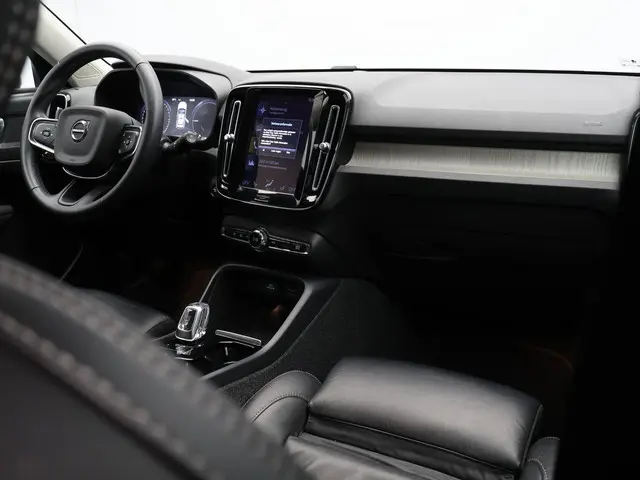 Volvo XC40 T4 Recharge Inscription 2022 Hybride Benzine 3