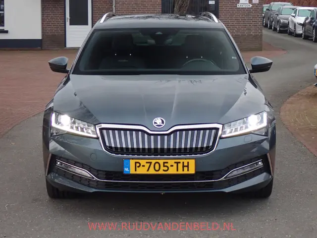 Škoda Superb Combi 1.4TSI iV 2020 Hybride Benzine 2