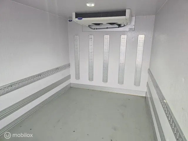 Iveco Daily 35S14 Koel/vries wagen automaat! 2023 Diesel 9