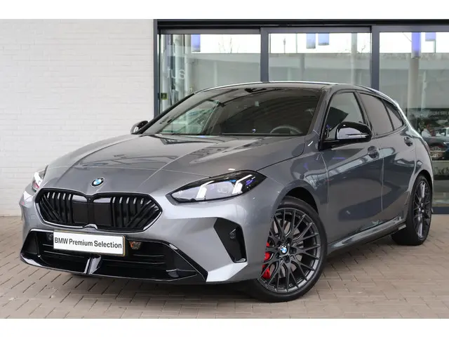 BMW 1 Serie 120 2025 Benzine 22